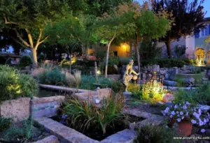 Provenzalische Garten mit Abendlicht